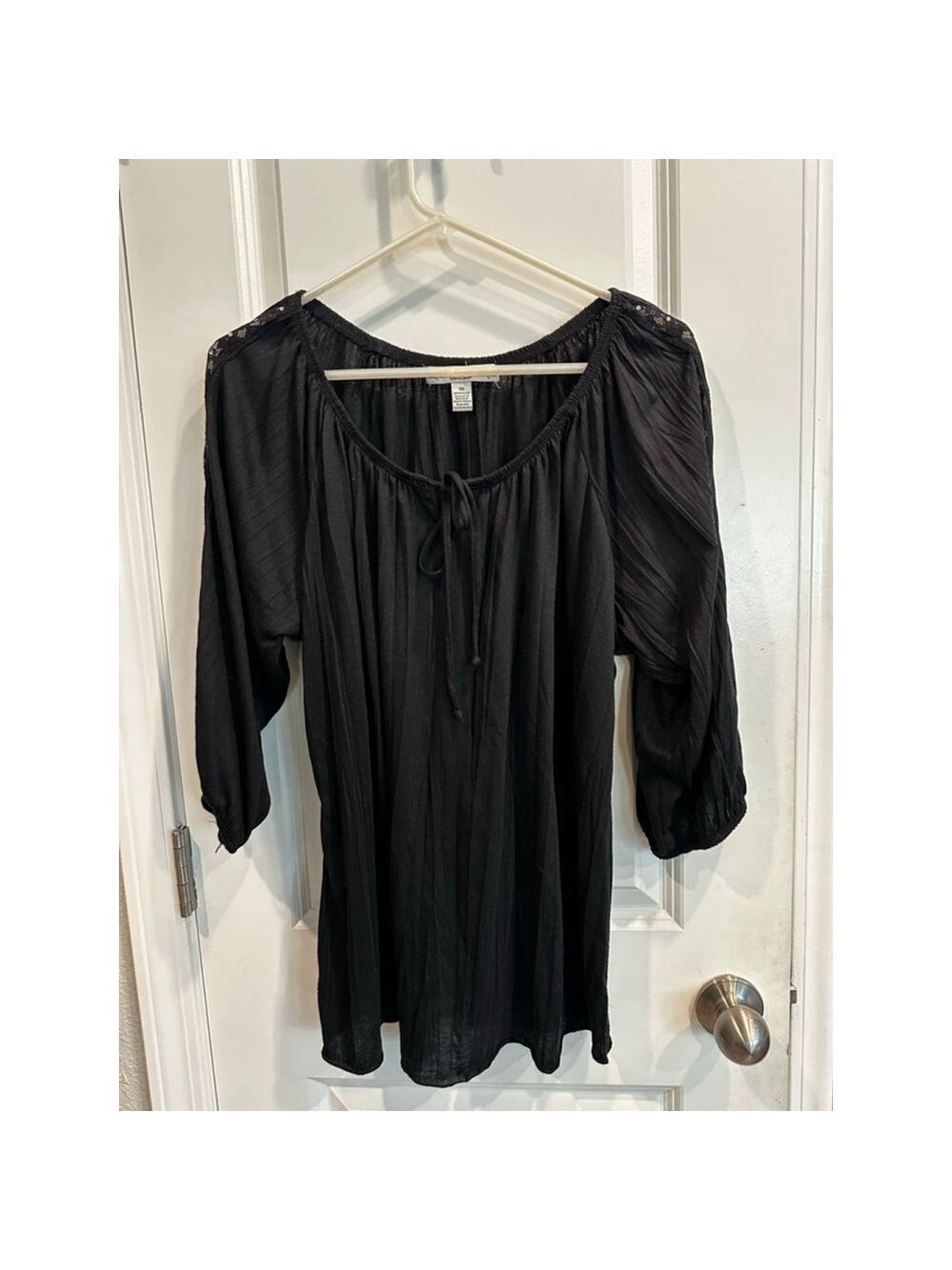 French Laundry Black Tunic Top 1X with Rhinestone Detail. EUC